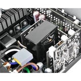 Thermaltake Toughpower PT 1000W, PC-Netzteil 1x 12 Pin High Power GPU, 2x PCIe, Kabelmanagement, 1000 Watt