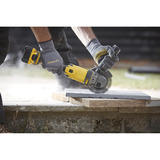 Stanley Akku-Winkelschleifer (SFMCG400M2K-QW), 18Volt schwarz/gelb, 2x Li-Ion-Akku 4,0Ah, in Koffer