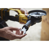Stanley Akku-Winkelschleifer (SFMCG400M2K-QW), 18Volt schwarz/gelb, 2x Li-Ion-Akku 4,0Ah, in Koffer